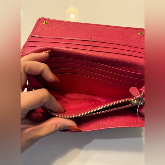 Prada wallet - Picture 4 of 8